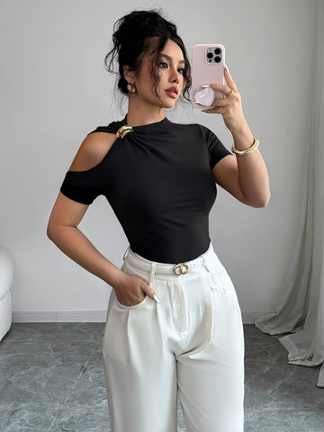 Women'S Y2K Style Off-Shoulder Metallic Accent T-Shirt